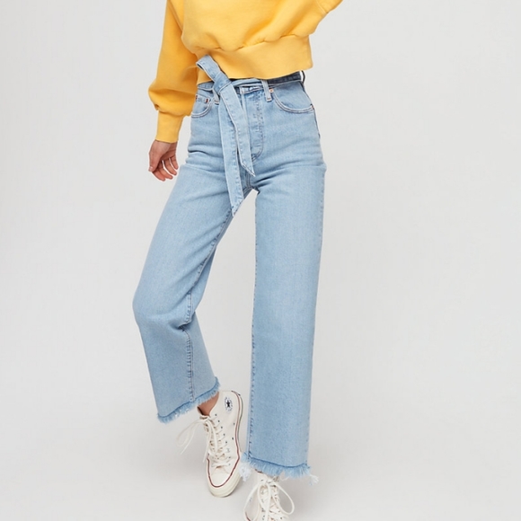 Levi's Rib Cage Jeans with Belt size 28 - Picture 1 of 10